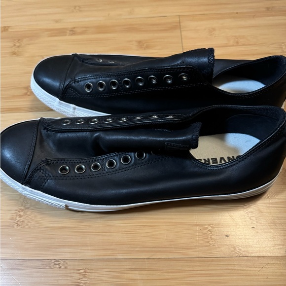 Converse size 11.5 slip on no lace black shoes - Picture 4 of 7
